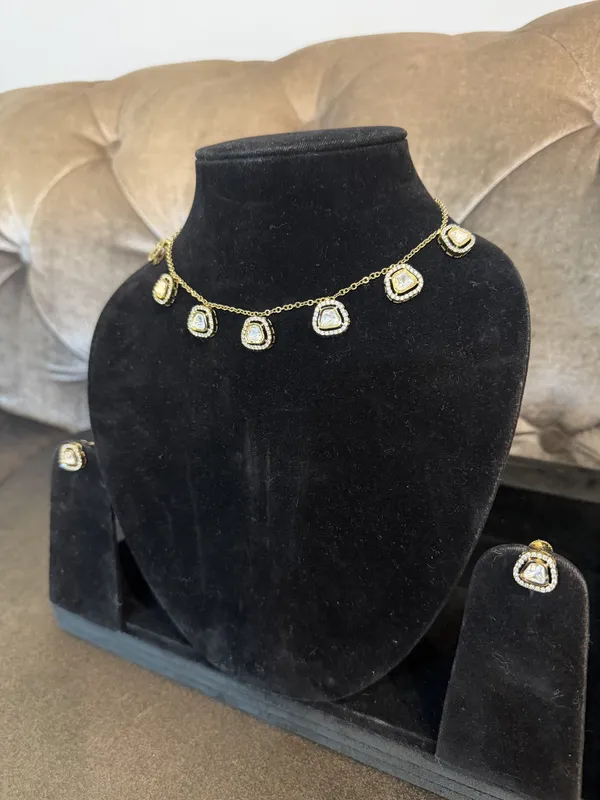 Gold_Brass_Necklace_Set_For_Women