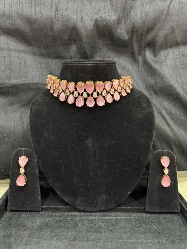 Gold_&_Pink_Brass_Necklace_Set_For_Women
