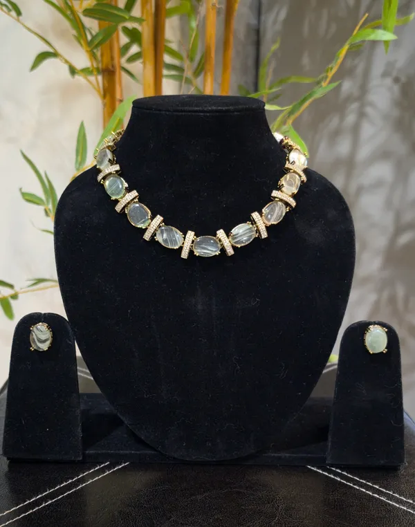 Gold_Stainless_Steel_Necklace_For_Women