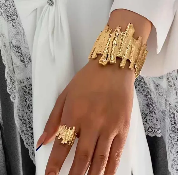 Gold-Tone_Statement_Bracelet_And_Ring_Set_for_Women