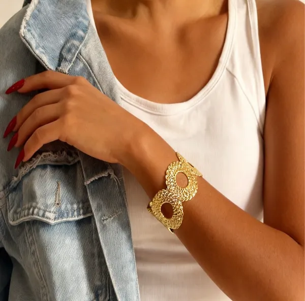 Gold-Tone_Textured_Link_Bracelet_for_Women