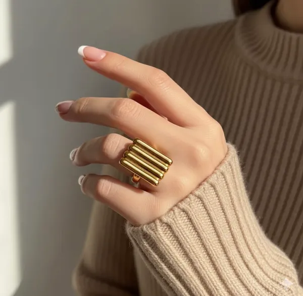 Gold_Metal_Statement_Ring_for_Women