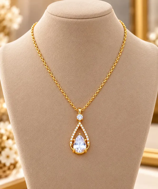 Elegant_Gold-Tone_Teardrop_Pendant_Necklace