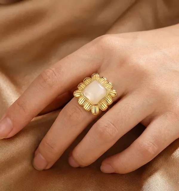 Gold_Tone_Floral_Statement_Ring_for_Women