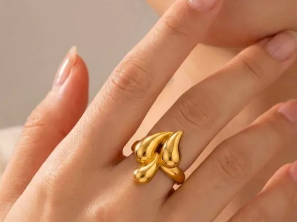 Gold_Crafted_Tear_Ring