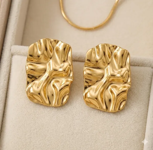 Gold_Textured_Earrings_