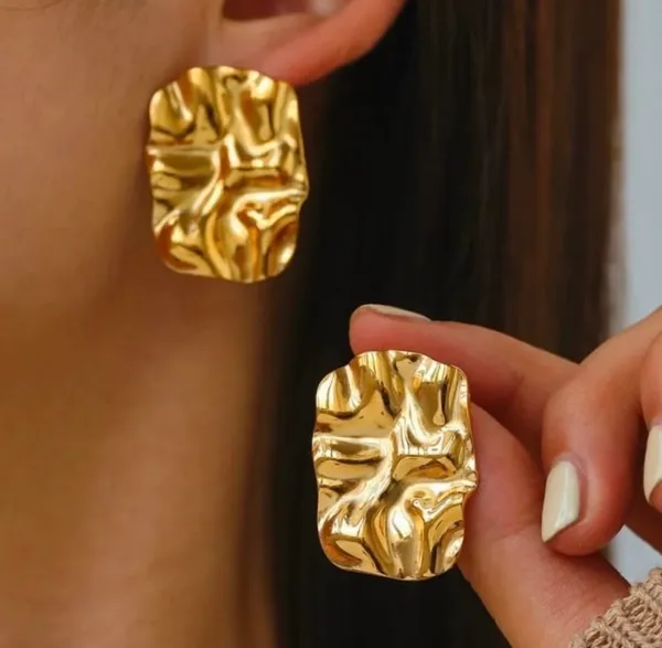 Gold_Textured_Earrings_