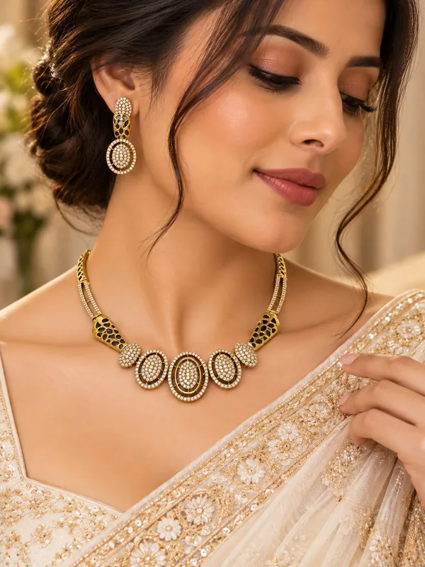 Gold-Tone_Necklace_Set_with_Matching_Earrings