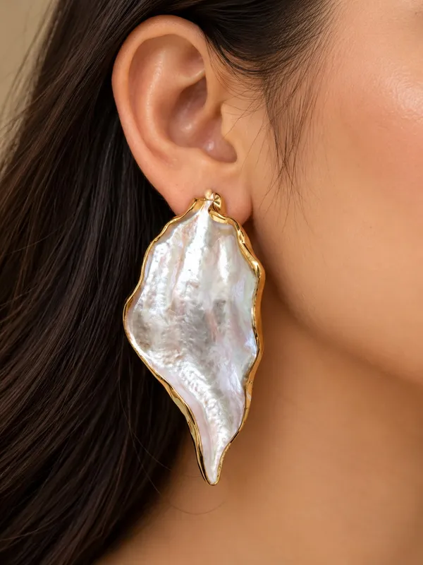 Pearl_Shell_Gold-Tone_Earrings