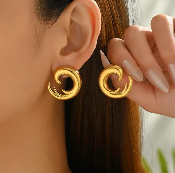 Gold_Tone_C-Shaped_Hoop_Earrings_for_Women