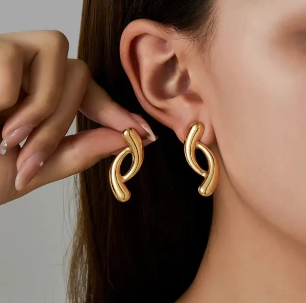 Gold_Tone_Metal_Link_Earrings_for_Women
