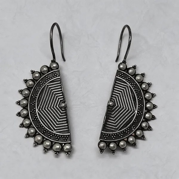 Silver_Alloy_Oxidised_Geometric_Dangler_Earrings_For_Women