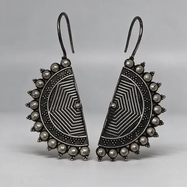 Silver_Alloy_Oxidised_Geometric_Dangler_Earrings_For_Women