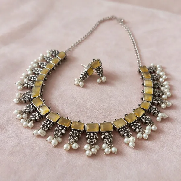 Silver_Yellow_Stone_Floral_Traditional_Necklace_Set_For_Women