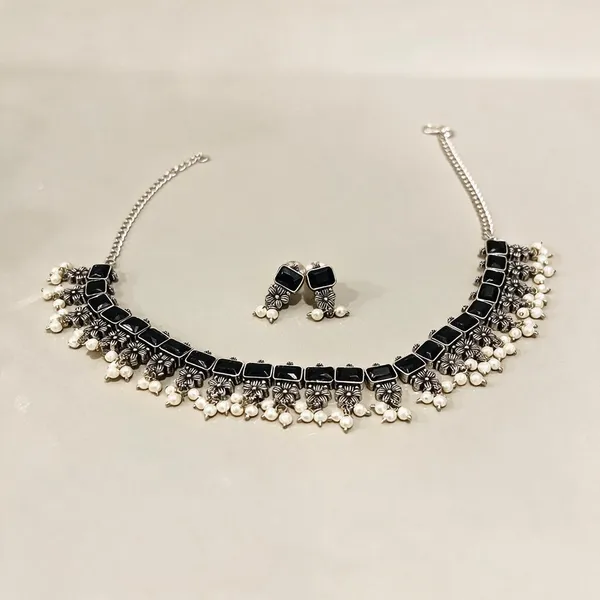 Silver_Black_Alloy_Oxidised_Stone_Necklace_Set_With_Earrings_For_Women