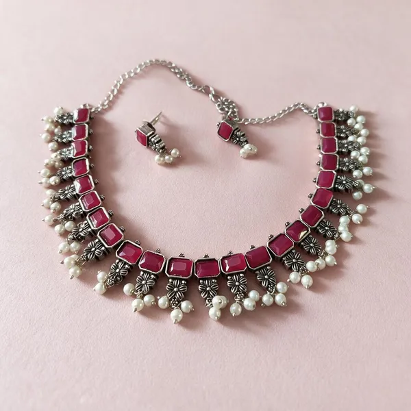 Silver_Maroon_Alloy_Stone_Pearl_Choker_Necklace_Set_For_Women