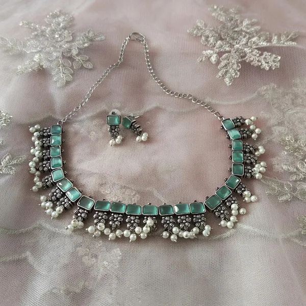Silver_Alloy_Oxidised_Green_Stone_Choker_Necklace_Set_For_Women