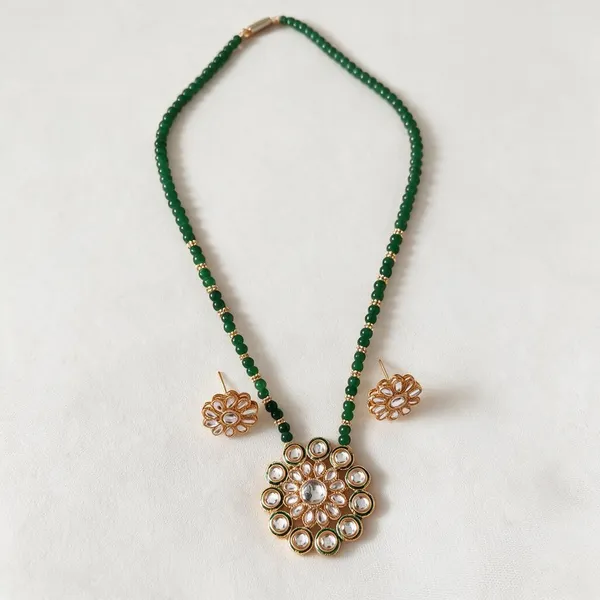Green_Beaded_Alloy_Kundan_Necklace_Set_For_Women