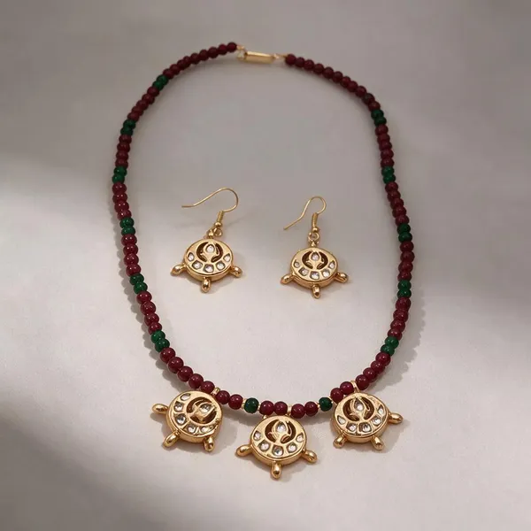 Maroon_Green_Beaded_Alloy_Necklace_And_Earrings_Set_For_Women