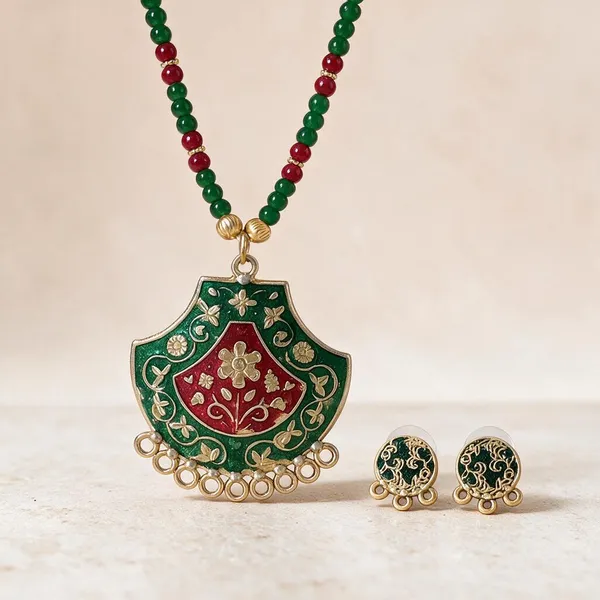 Multicolor_Beaded_Crescent_Pendant_Necklace_Set_For_Women