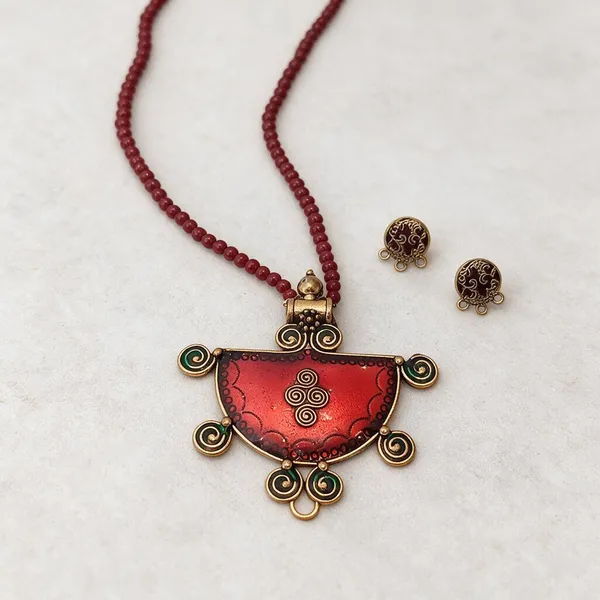Maroon_Beaded_Fan_Pendant_Statement_Necklace_Set_For_Women