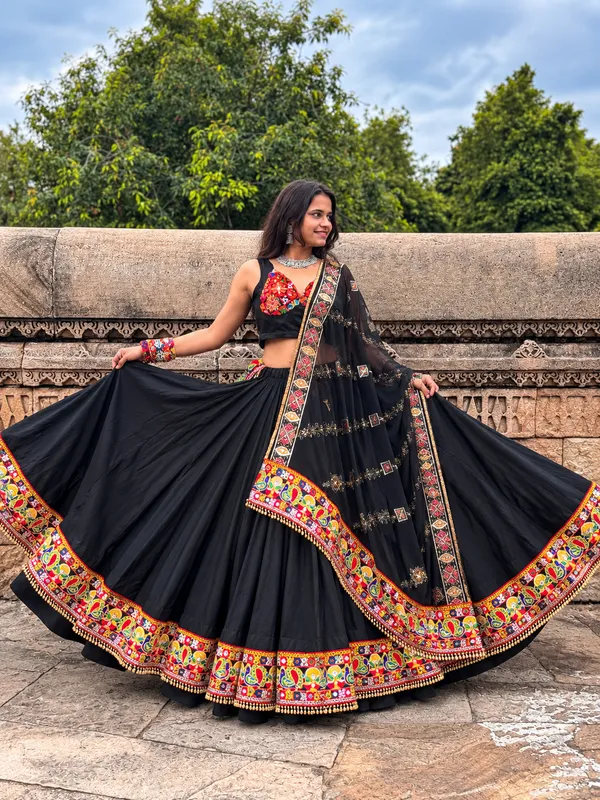 Black_Cotton_Flared_Chaniya_Choli_For_Women
