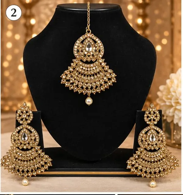 Chandbali_Earrings_With_Maang_Tikka_Set