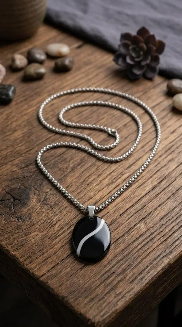 Stainless_Steel_Oval_Pendant_Necklace