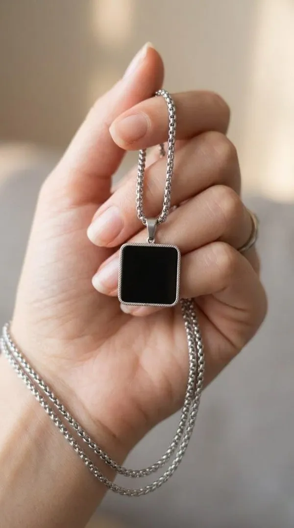 Square_Pendant_Necklace