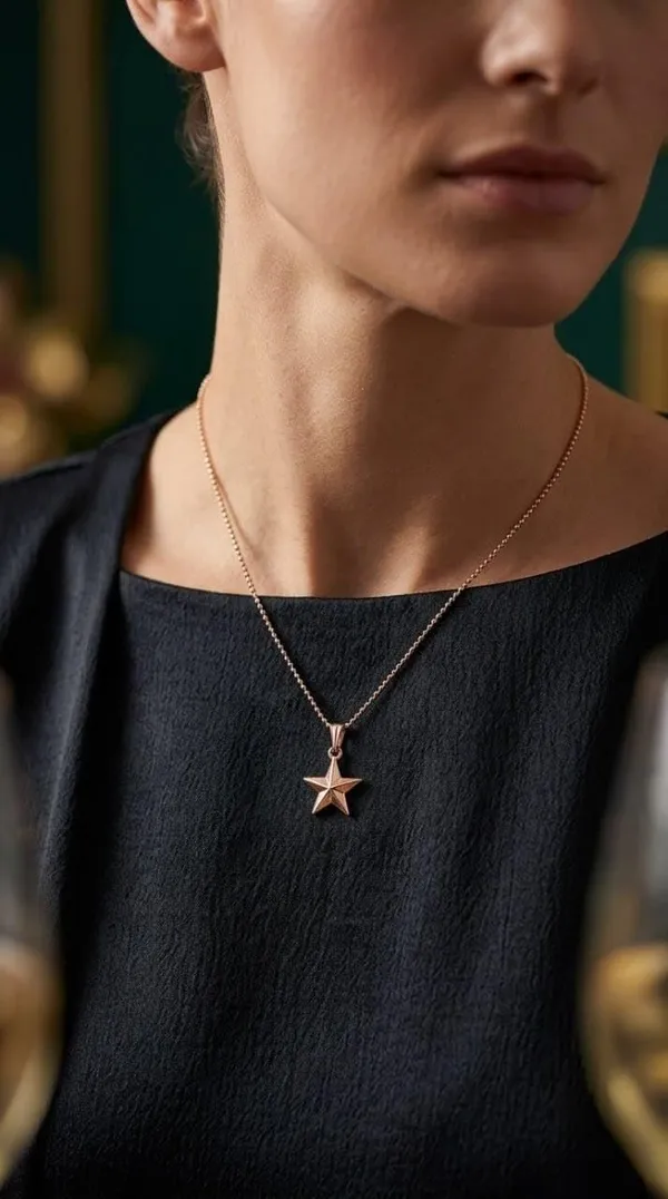 Star_Pendant_Necklace_For_Women