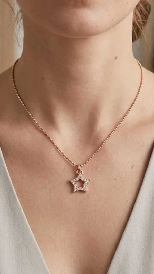 Star_Pendant_Necklace_For_Women