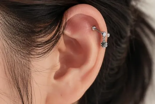 Helix_Cartilage_Earring_With_Butterfly_Dangle