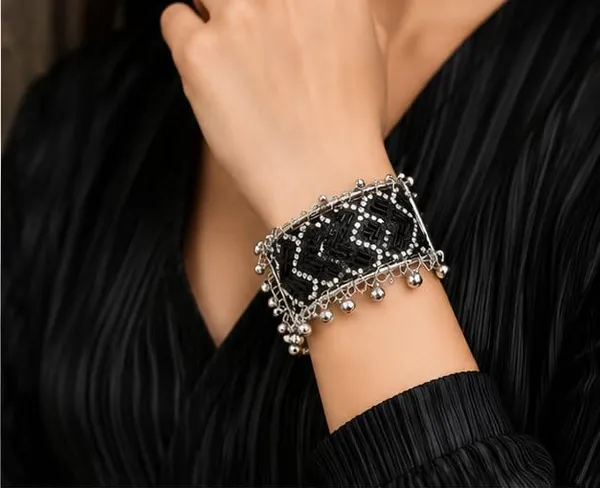 Foldable_Hinged_Cuff_Bracelet_For_Women