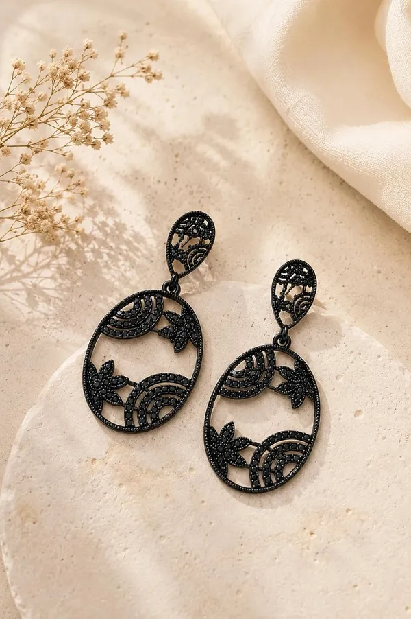 Hollow_Floral_Drop_Earrings_For_Women