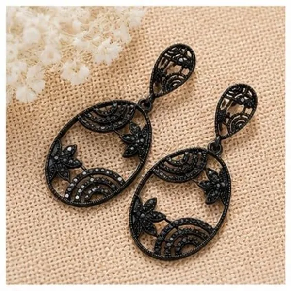 Hollow_Floral_Drop_Earrings_For_Women