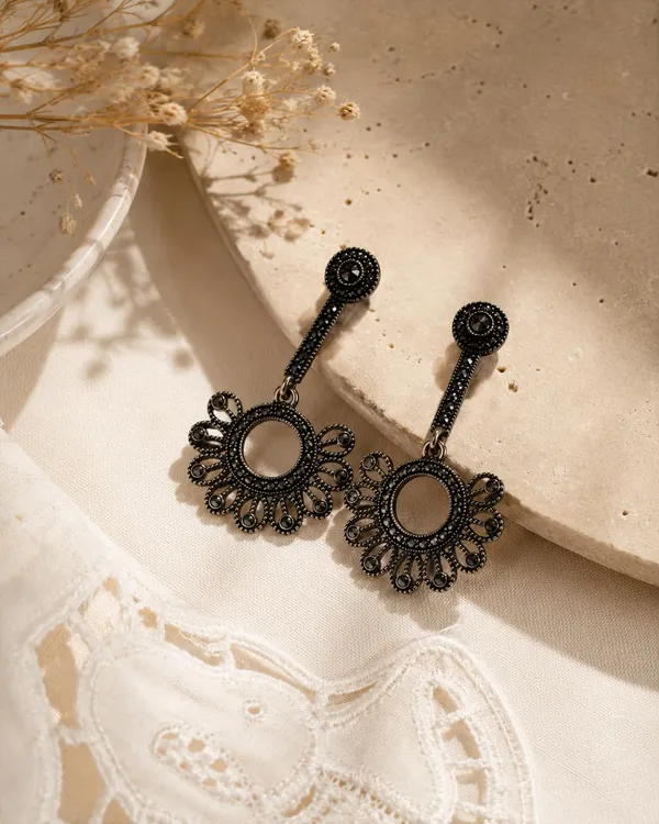 Floral_Hollow_Drop_Earrings