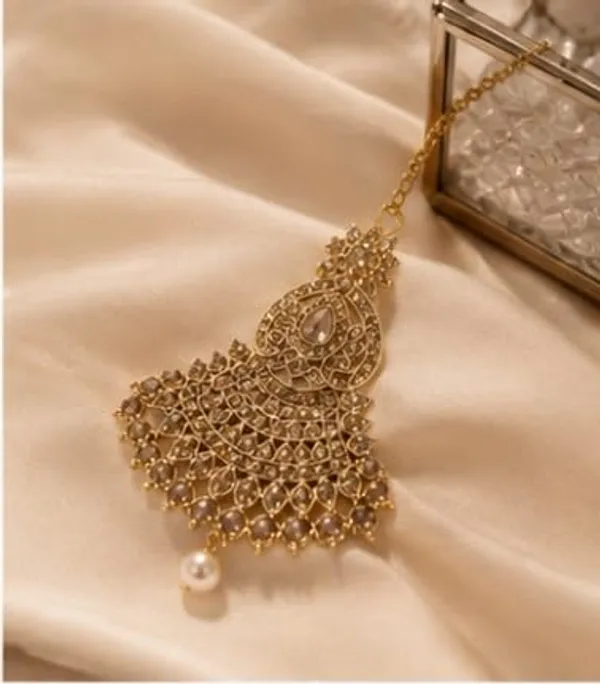 Maang_Tikka_Earrings_Set