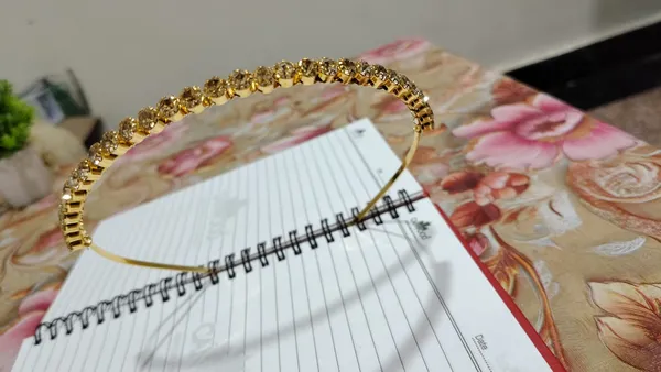 Gold_Crystal_Embellished_Hairband_for_Women