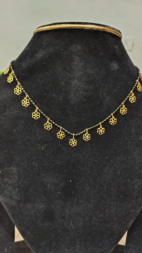 Gold_Alloy_Mangalsutra_For_Women