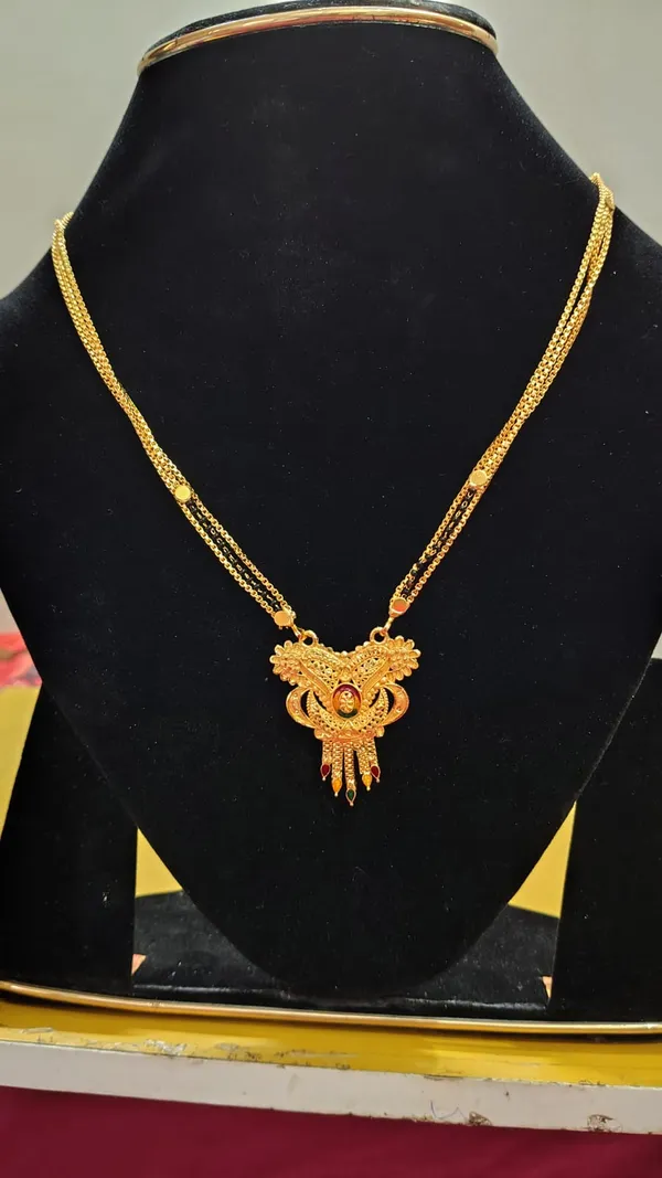 Gold_Alloy_Mangalsutra_For_Women