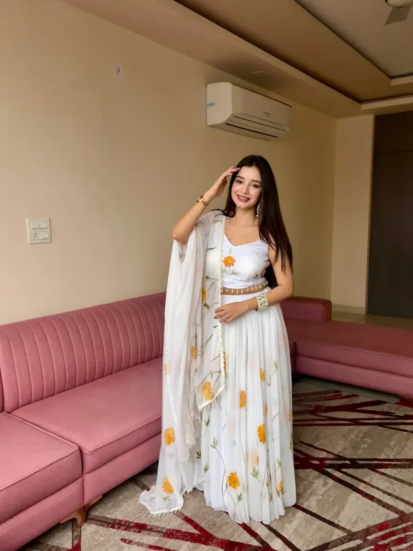 Lightweight_White_Painted_Floral_Organza_Lehenga_Choli_Set_With_matching_Dupatta