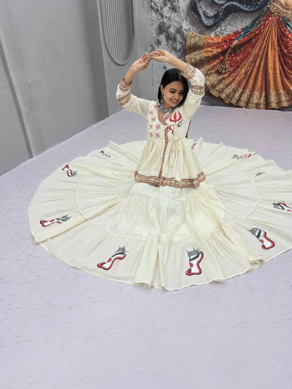 Off-White_Cotton_Navratri_Lehenga_Choli