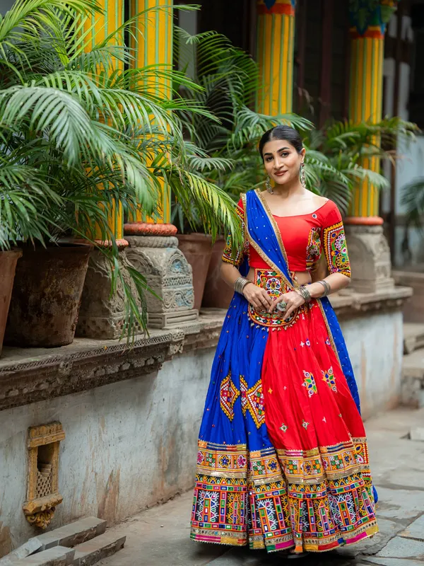 Red_Blue_Heavy_Muslin_Cotton_Lehenga_Choli_with_Mirror_Work