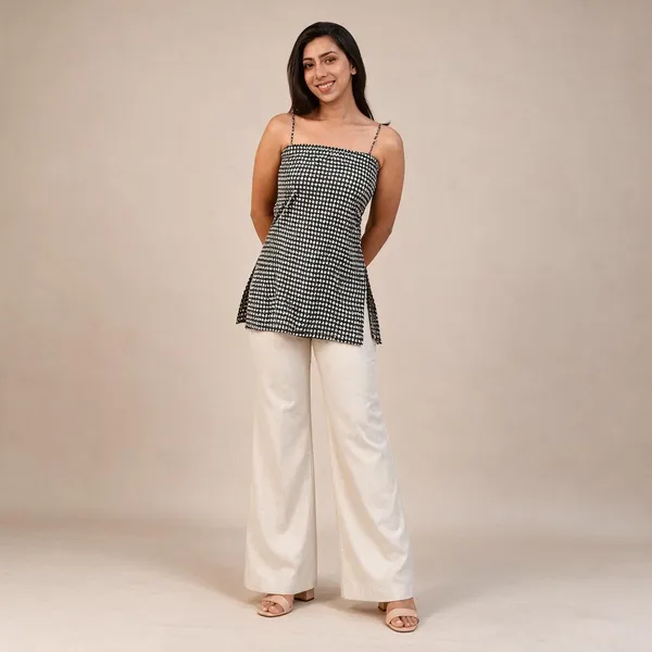 Black_Pure_Cotton_Geometric_Print_Short_Kurti_For_Women