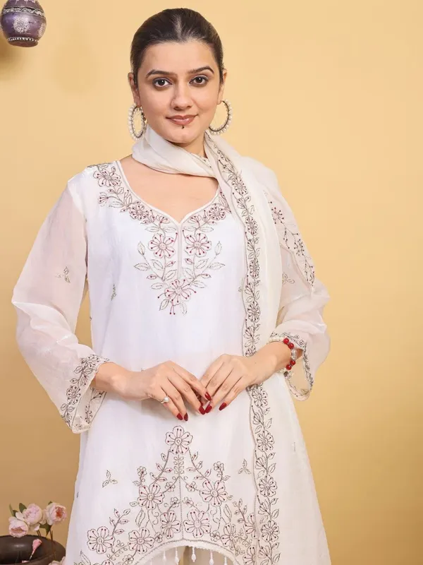 Women’s_White_Embroidered_Kurta_Palazzo_&_Dupatta_Set