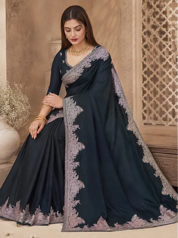Navy_Embroidered_Saree_for_Women