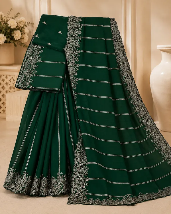 Green_Paisley_Embellished_Saree_for_Women