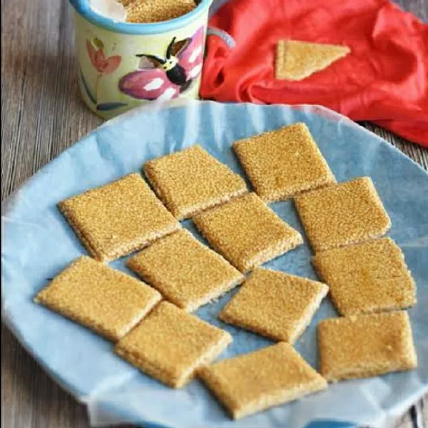 White_Sesame_Seeds_Chikki_200_Gms