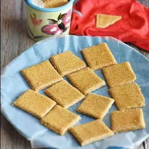 White_Sesame_Seeds_Chikki_200_Gms