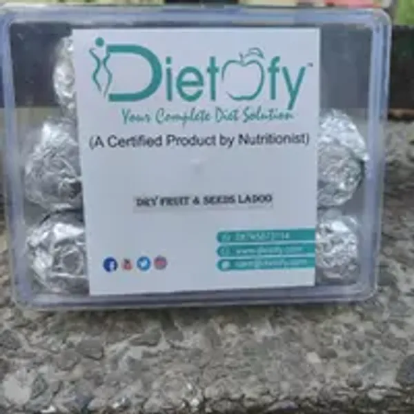 Dry_Fruit_And_Seeds_Ladoo